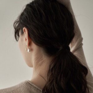 前後兩戴珍珠耳環