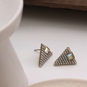 三角排列小珍珠耳環