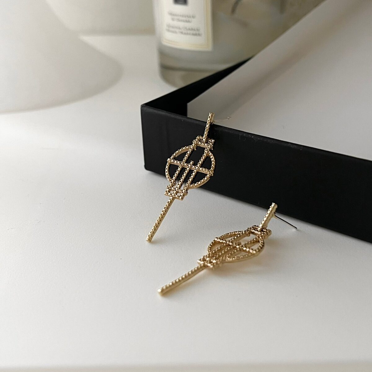 圓形十字圖騰耳環