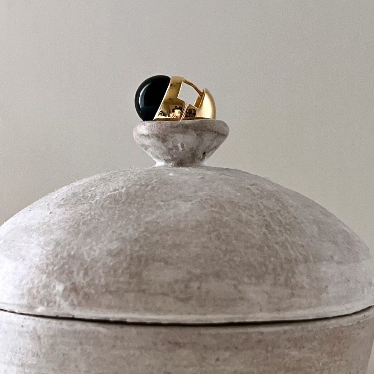 圓球易扣式耳環