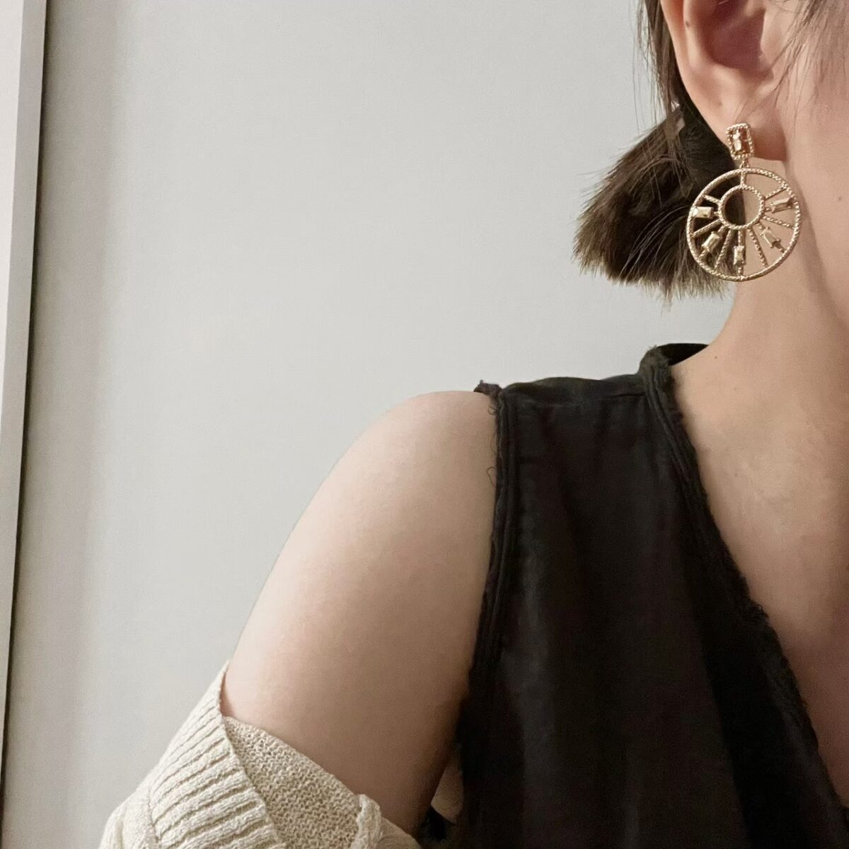 鏤空圈圈圖騰耳環