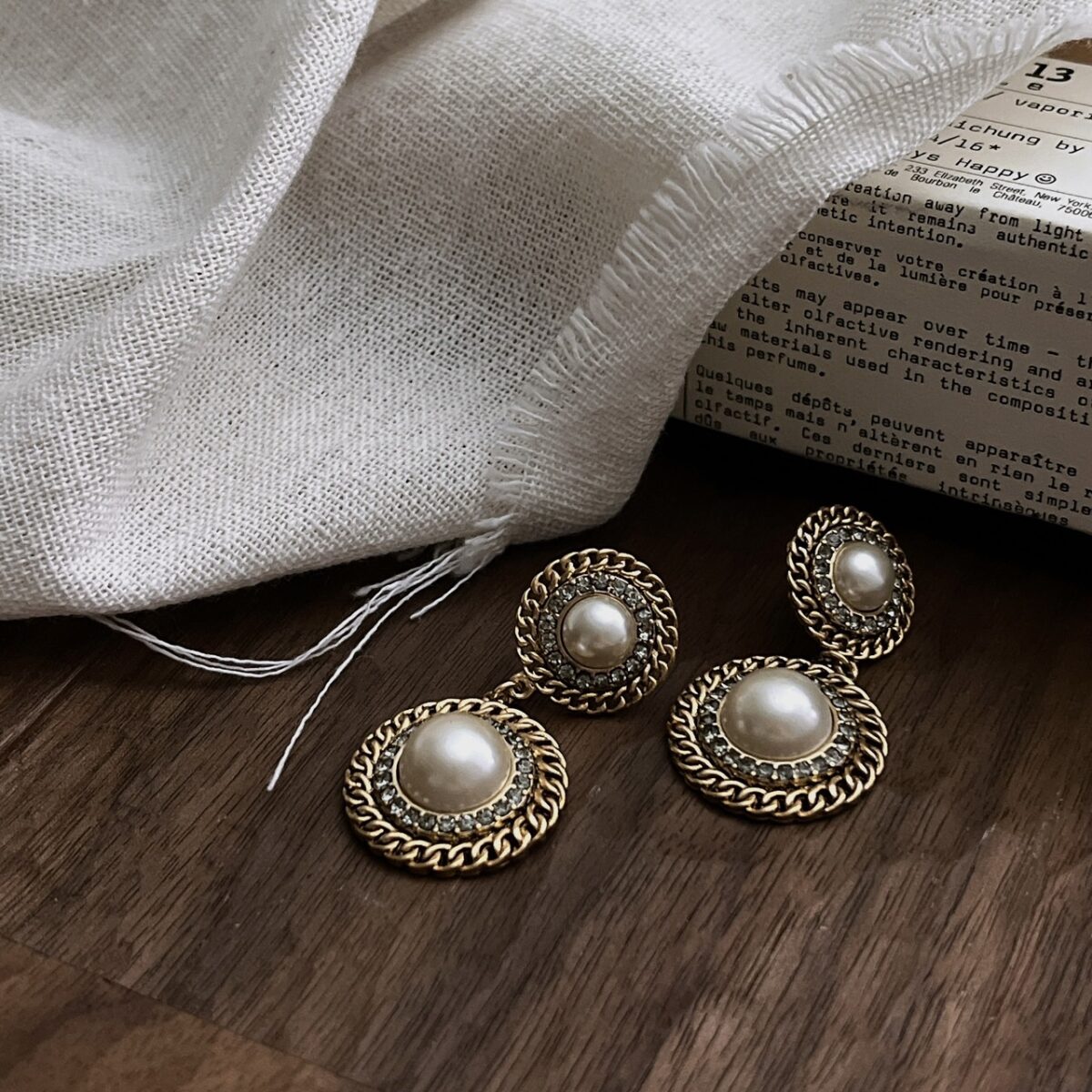 麻花邊灰鑽雙珍珠耳環