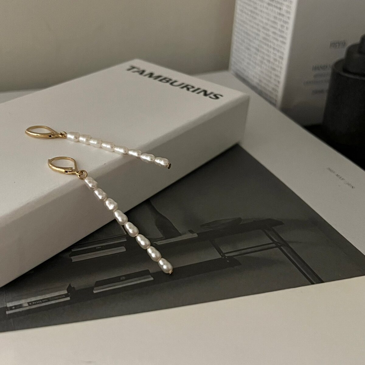 米粒小珍珠垂墜耳環