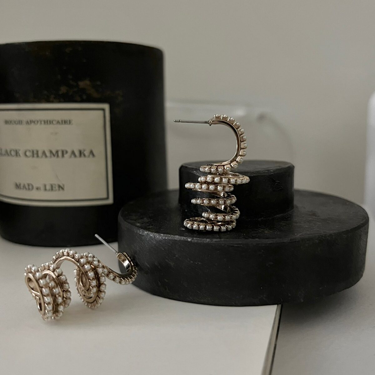 復古捲捲小珍珠耳環