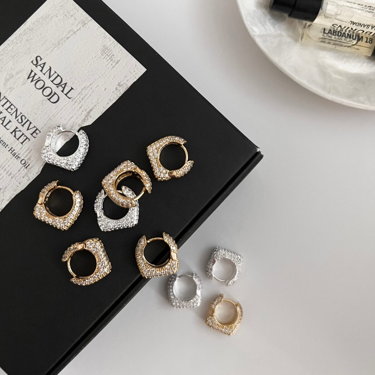 滿鑽方形小耳扣