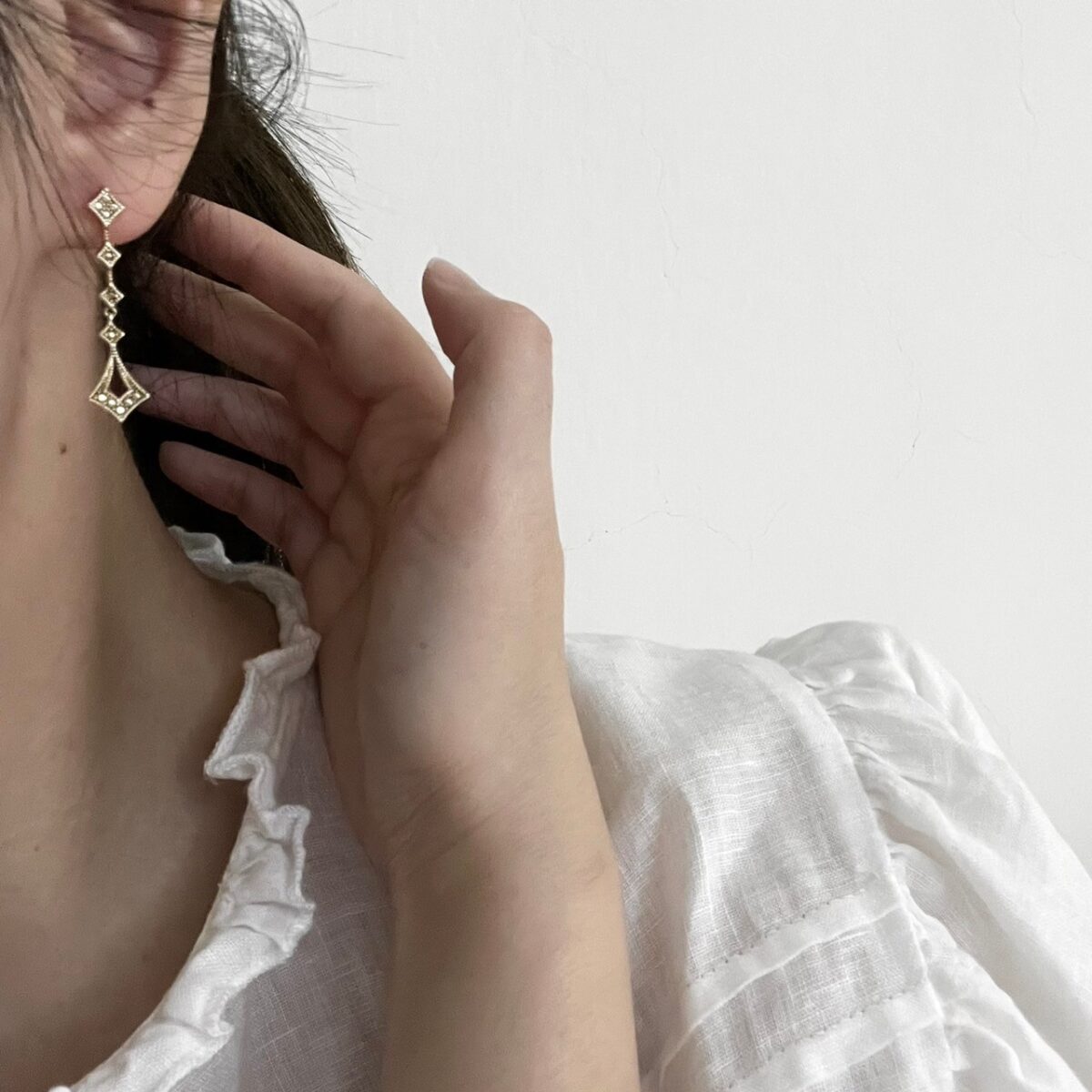 古金小扇形垂墜耳環