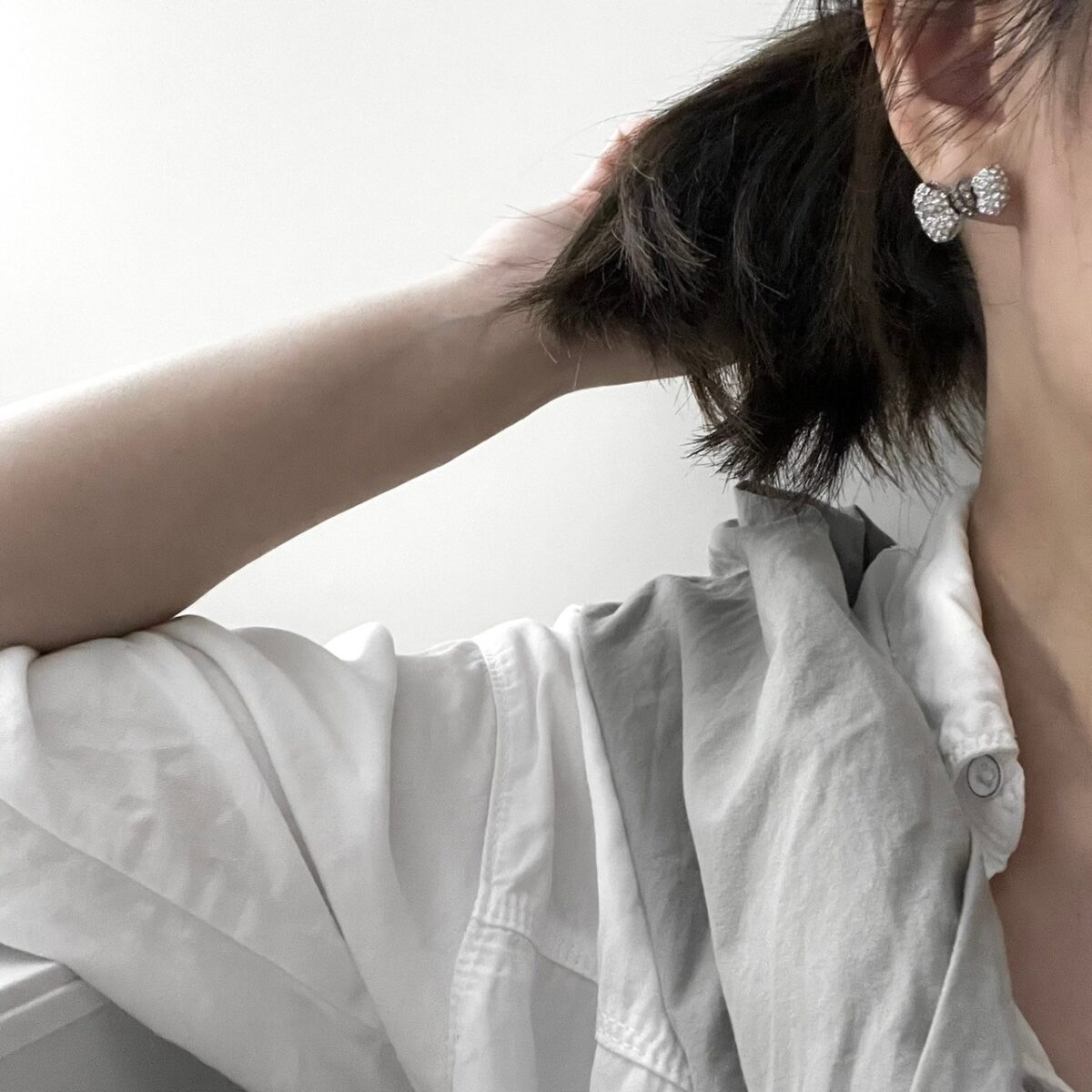 復古灰鑽蝴蝶結耳環